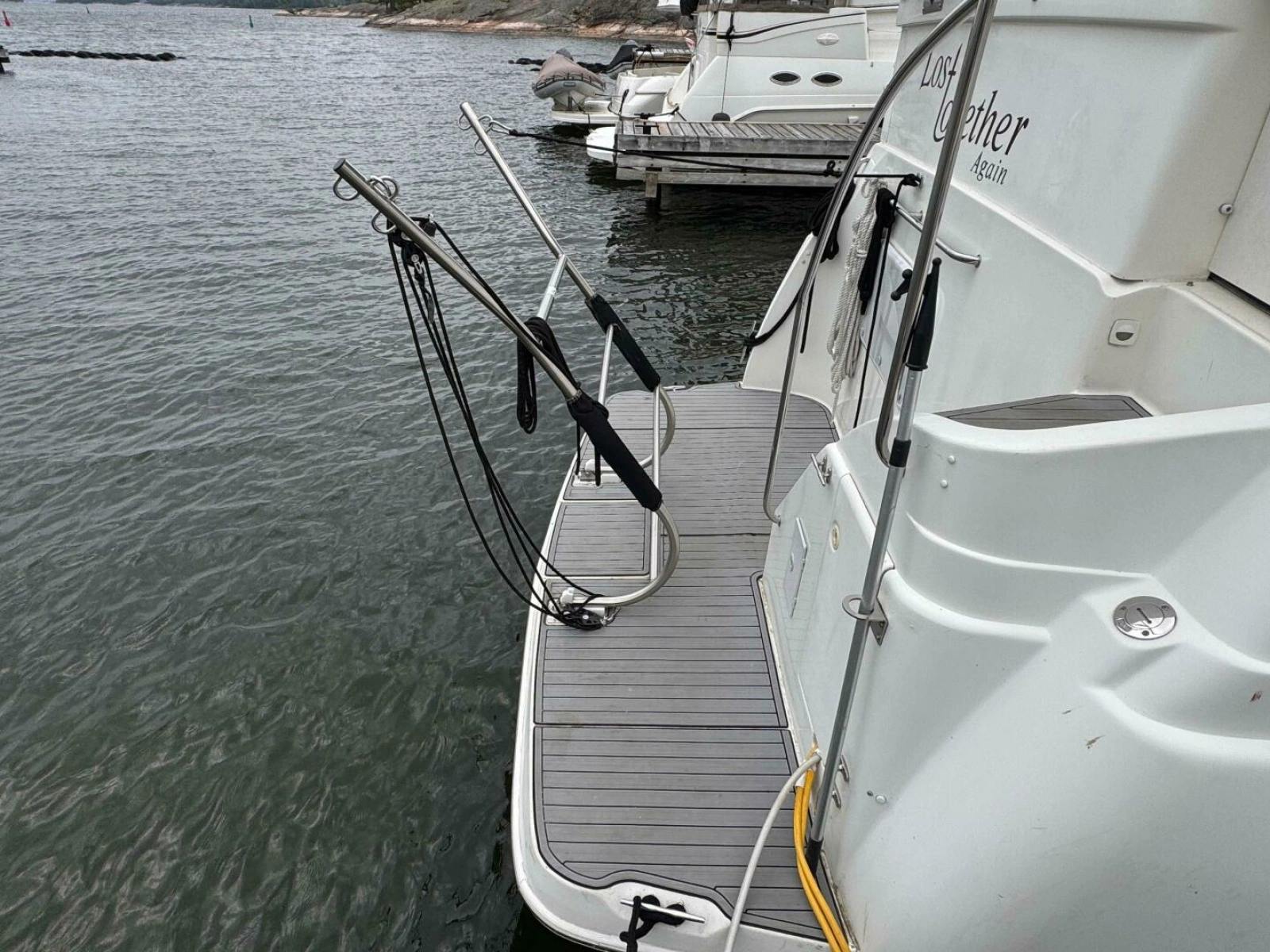 1997 Silverton 352 Motor Yacht 35