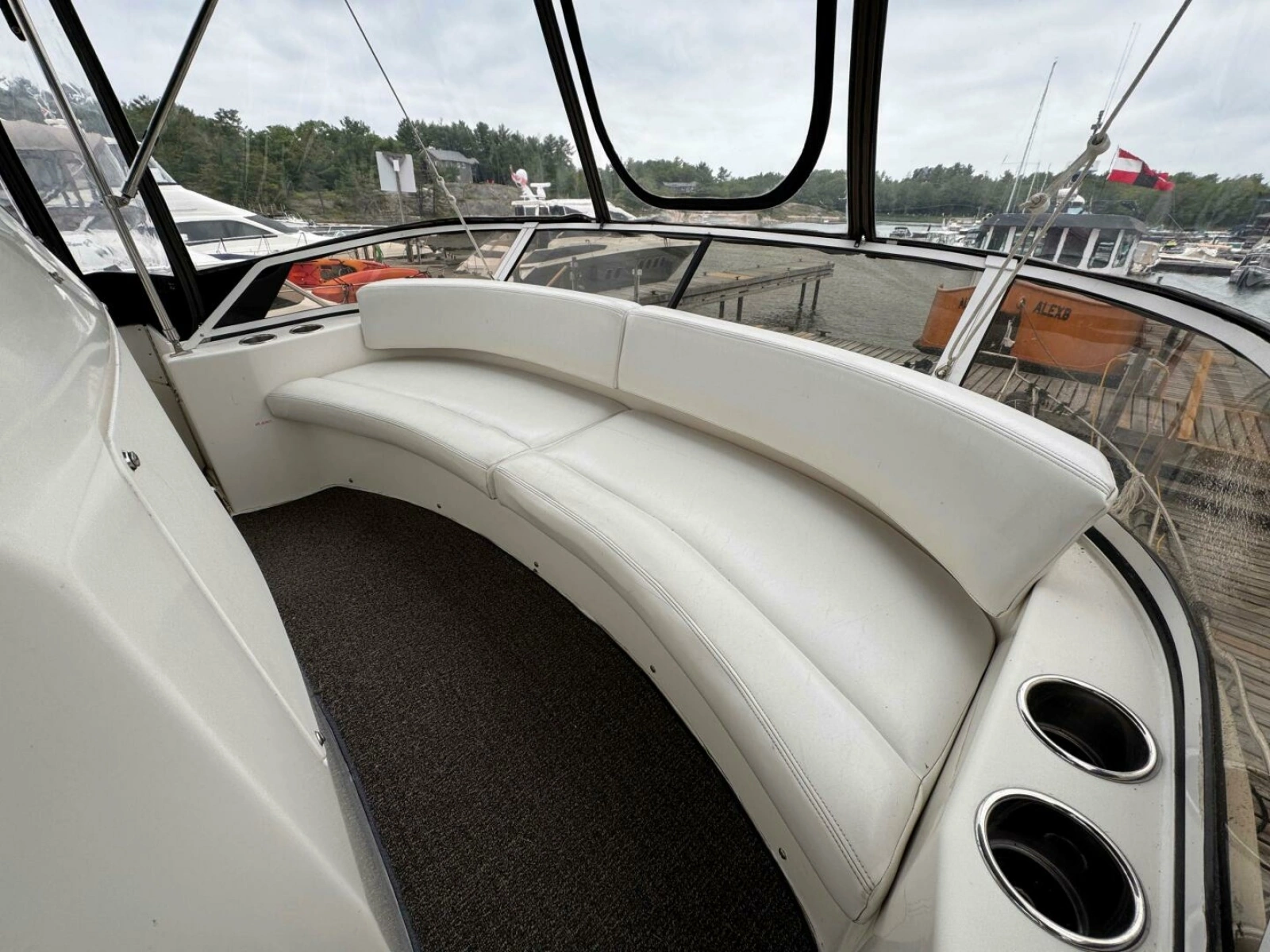 1997 Silverton 352 Motor Yacht 35