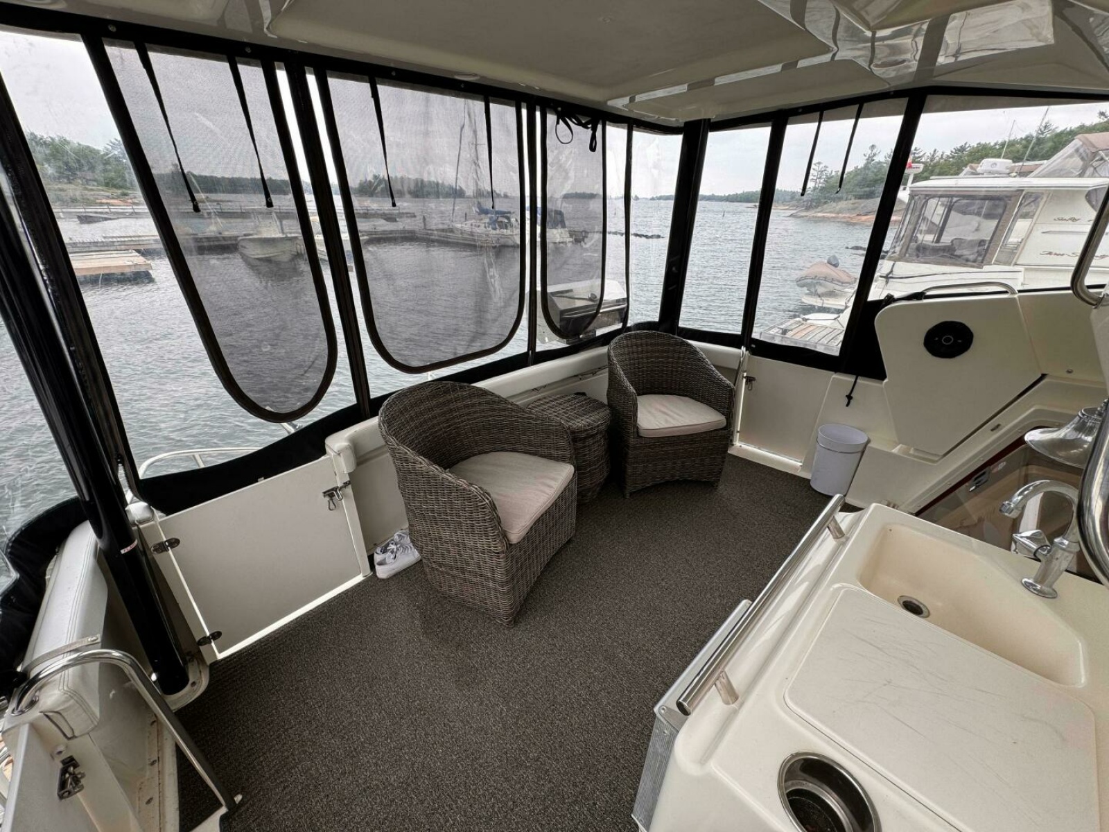 1997 Silverton 352 Motor Yacht 35