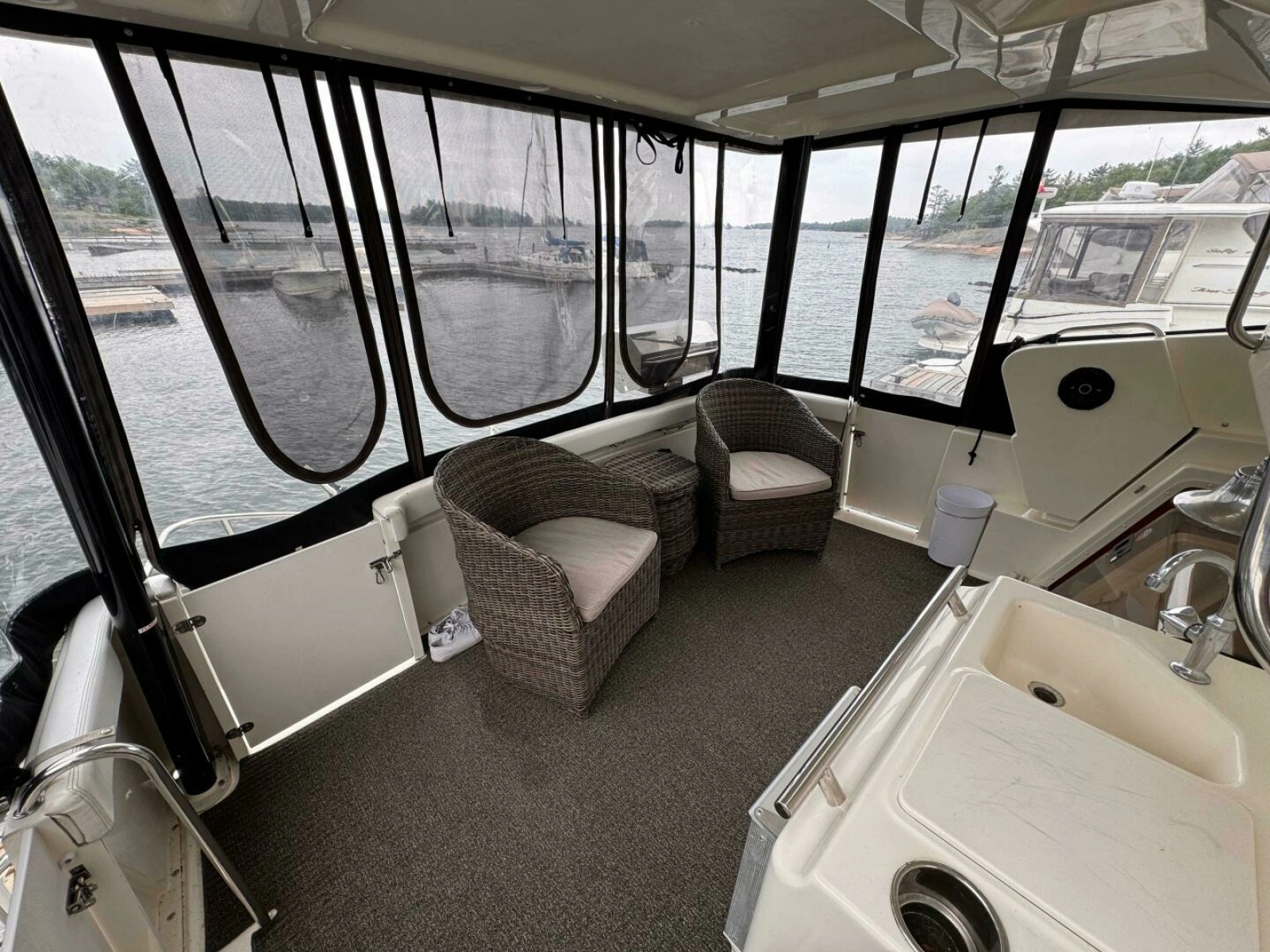 1997 Silverton 352 Motor Yacht 35