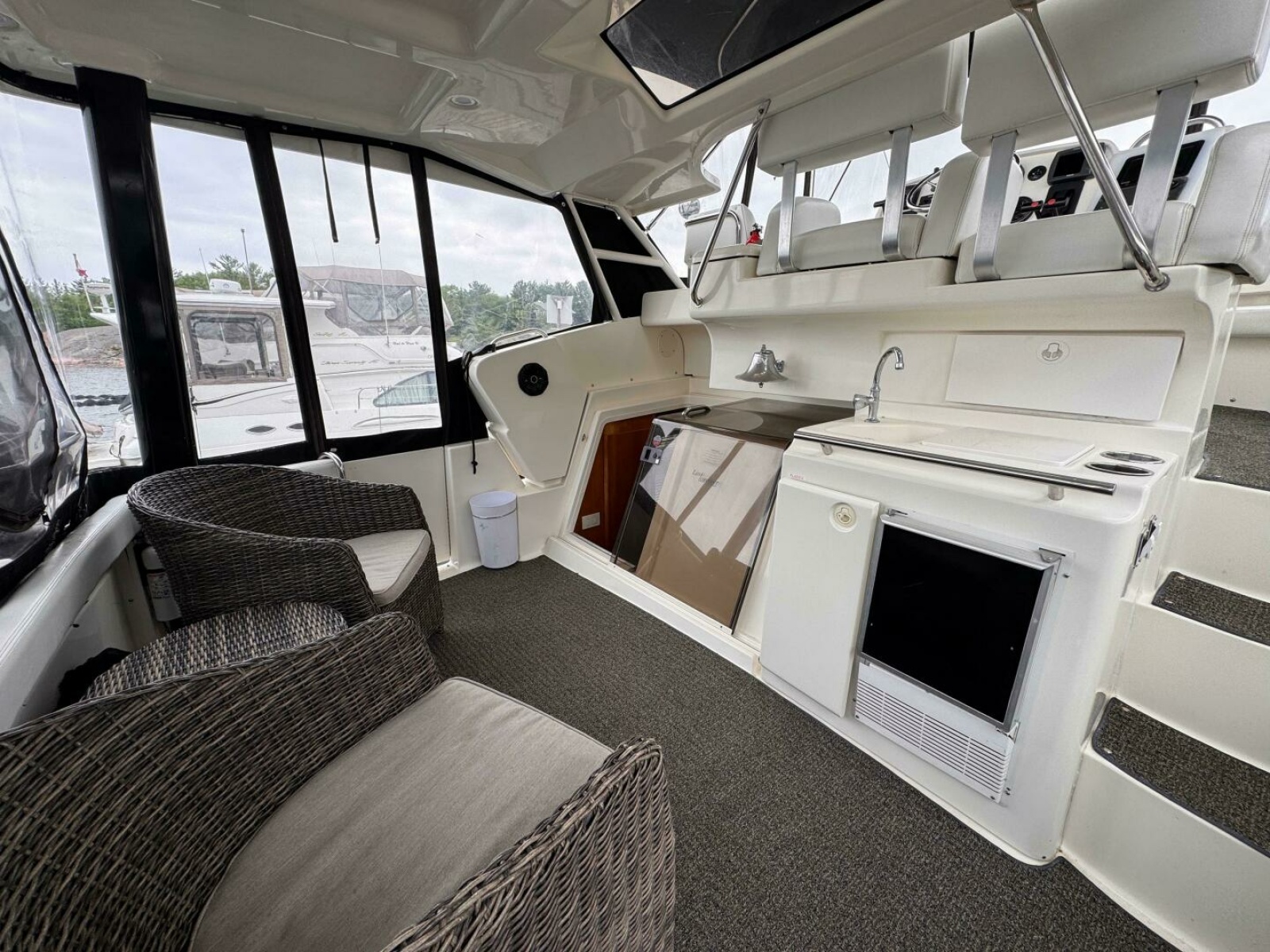1997 Silverton 352 Motor Yacht 35
