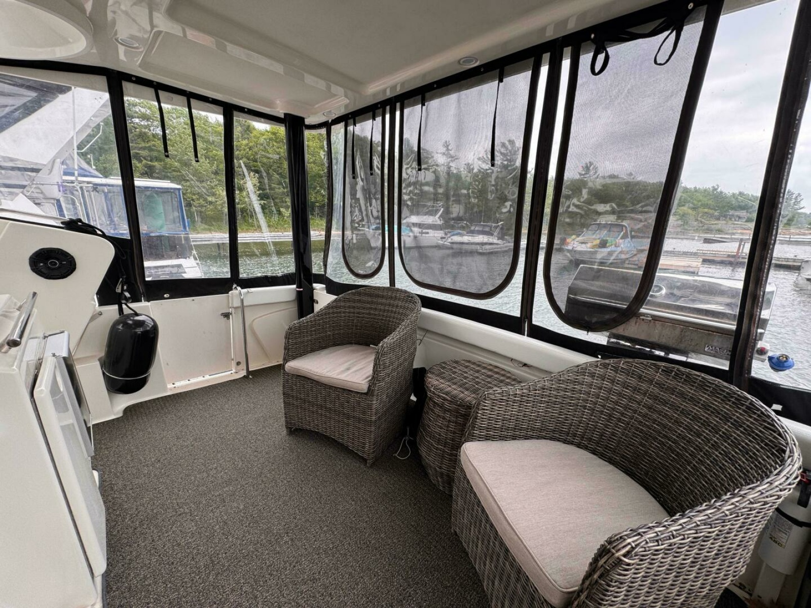 1997 Silverton 352 Motor Yacht 35