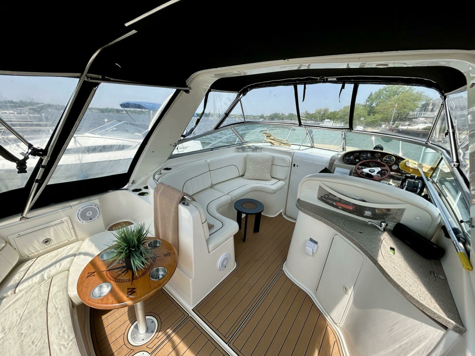 2003 Rinker 310 Fiesta Vee 31
