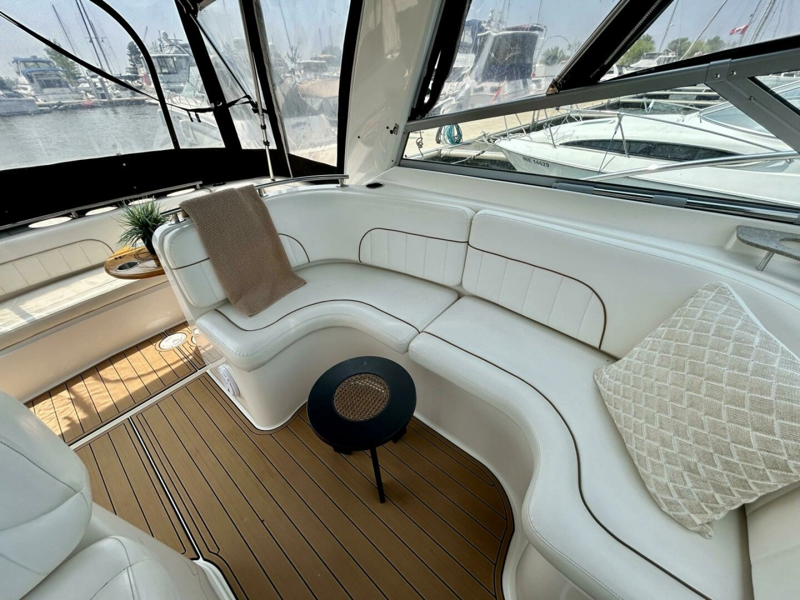 2003 Rinker 310 Fiesta Vee 31
