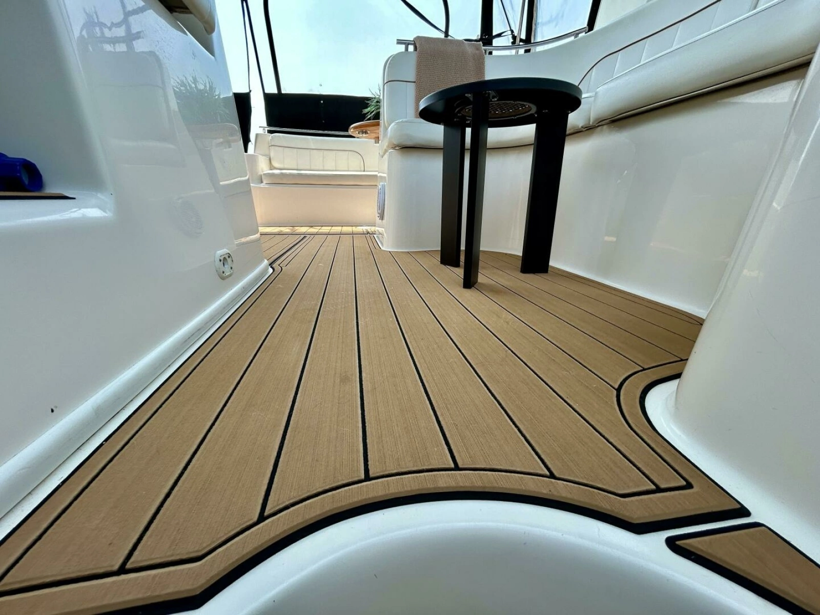 2003 Rinker 310 Fiesta Vee 31