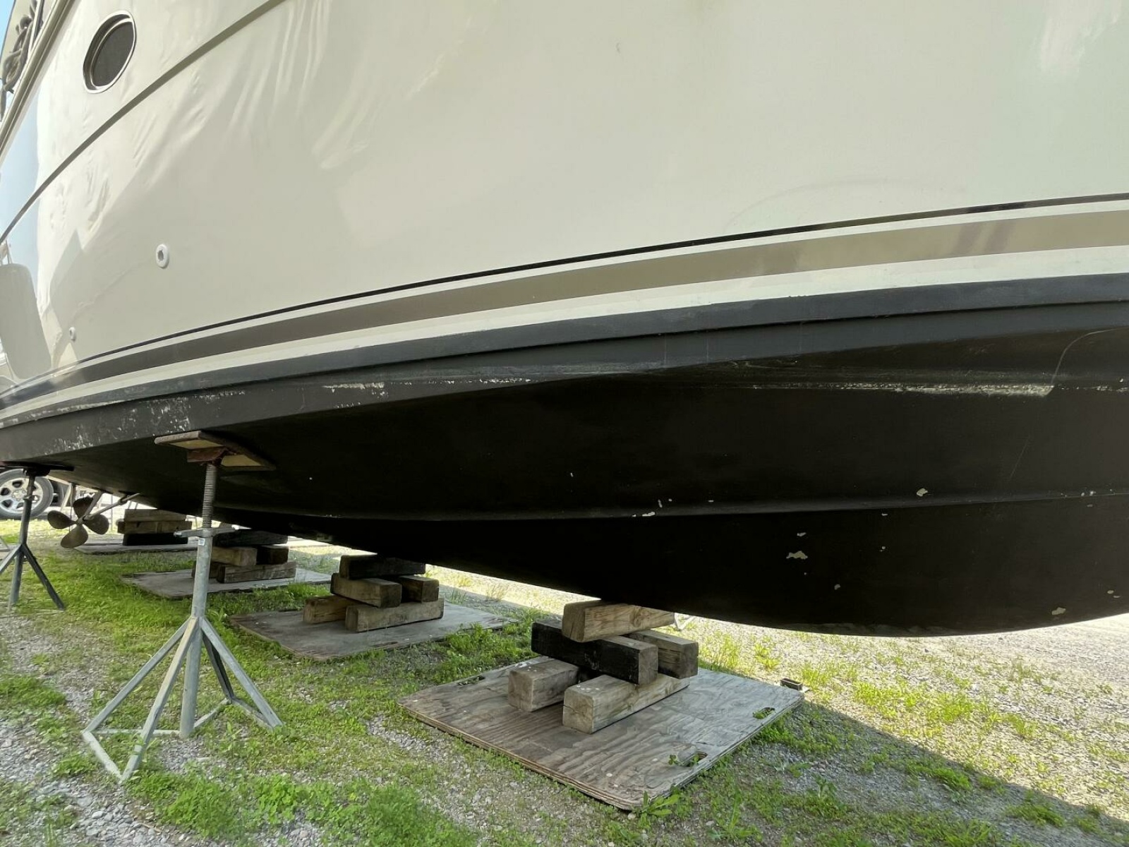 1996 Carver 370 Aft Cabin 37