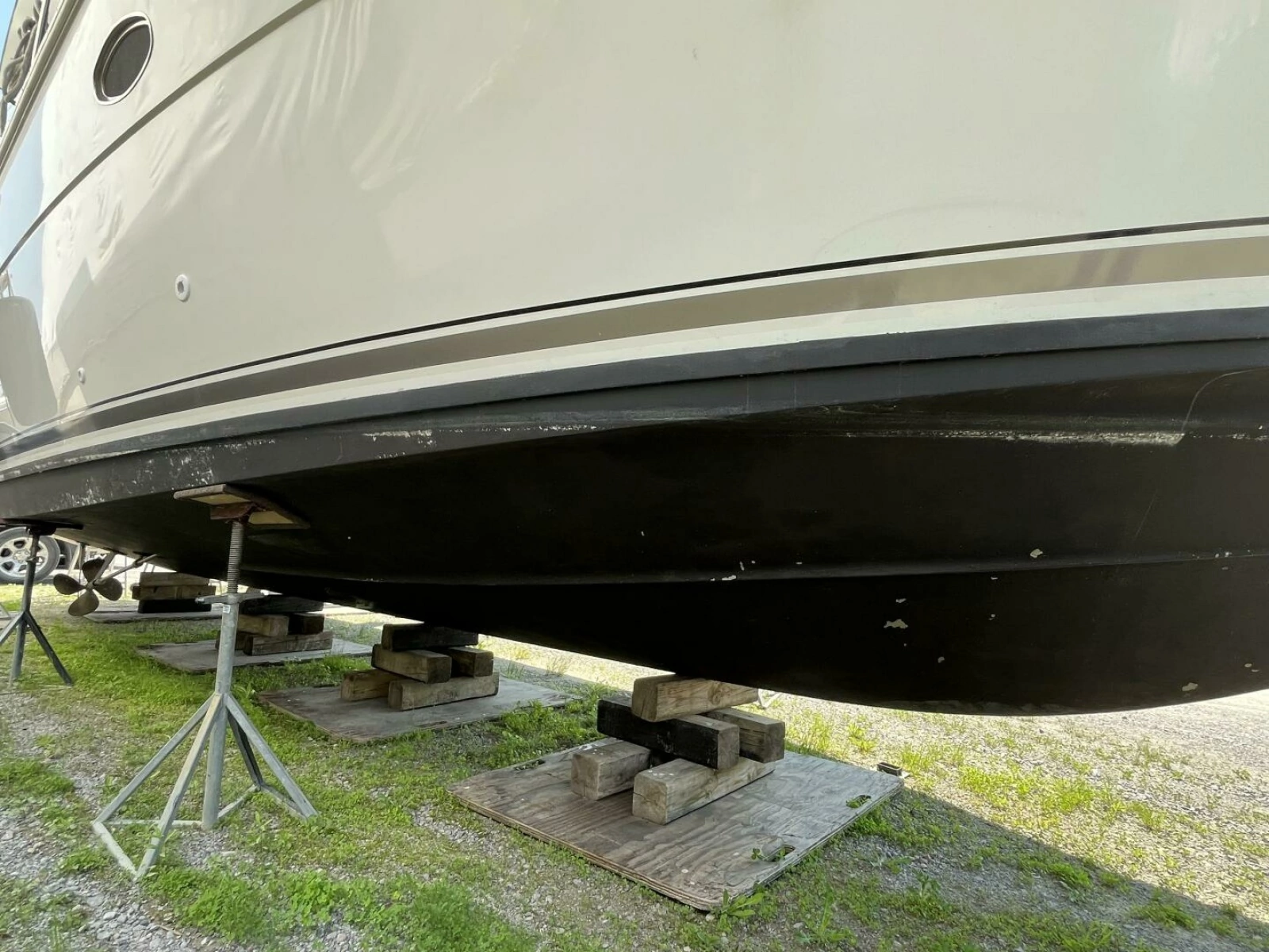 1996 Carver 370 Aft Cabin 37
