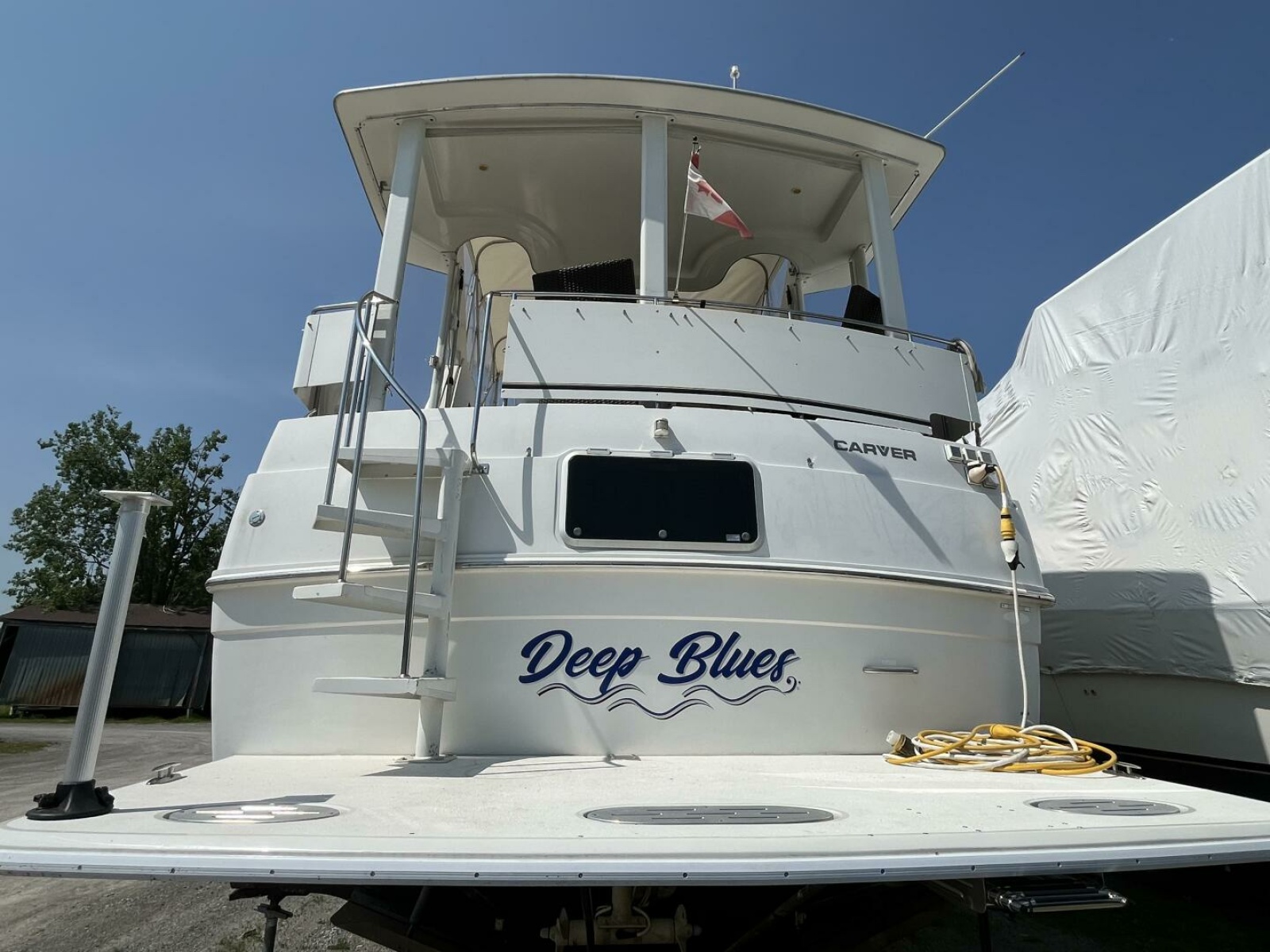 1996 Carver 370 Aft Cabin 37
