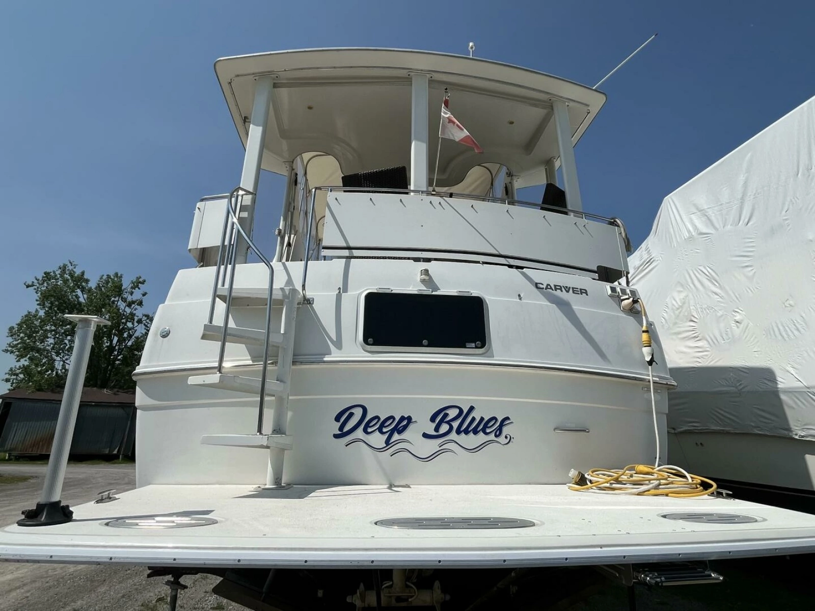 1996 Carver 370 Aft Cabin 37