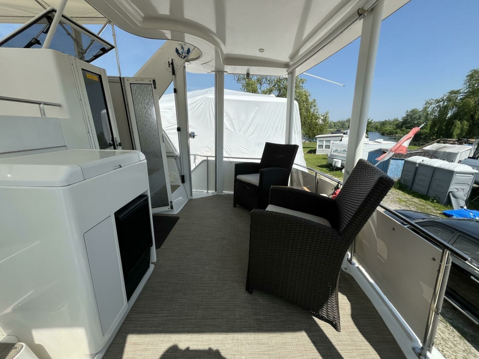 1996 Carver 370 Aft Cabin 37