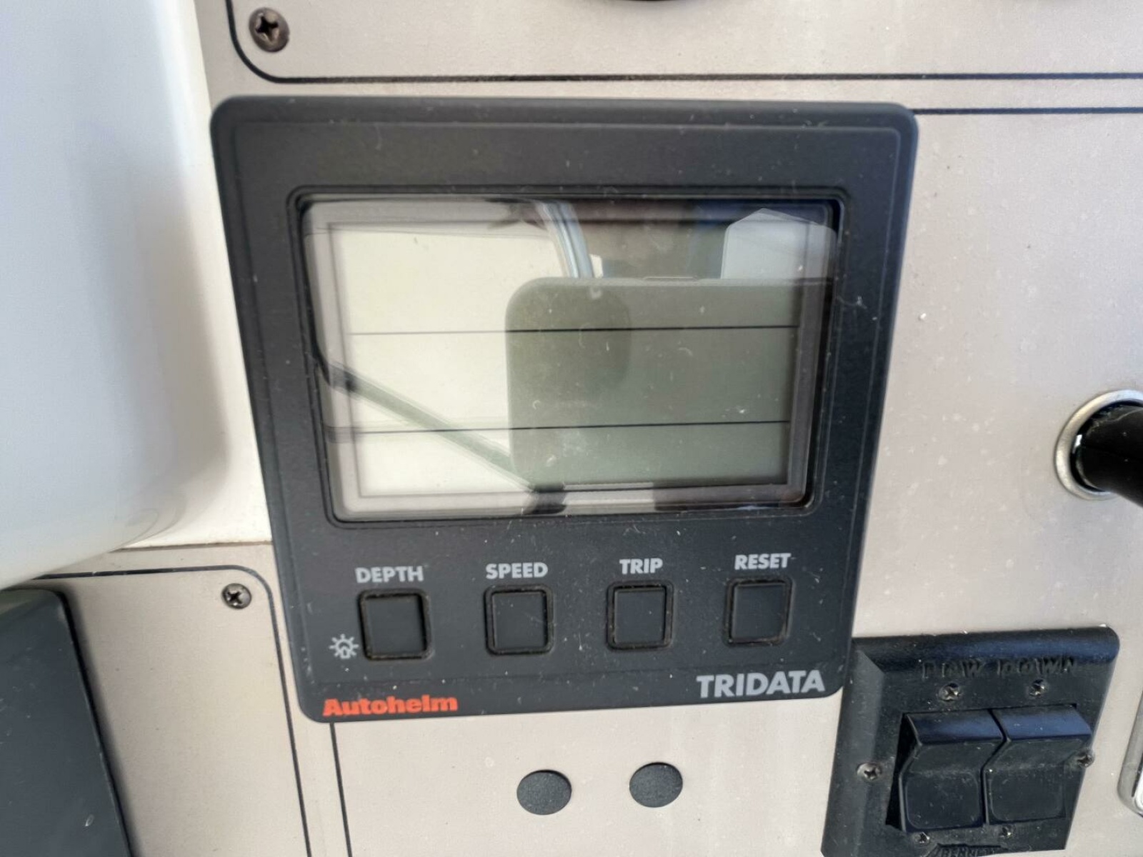 1996 Carver 370 Aft Cabin 37