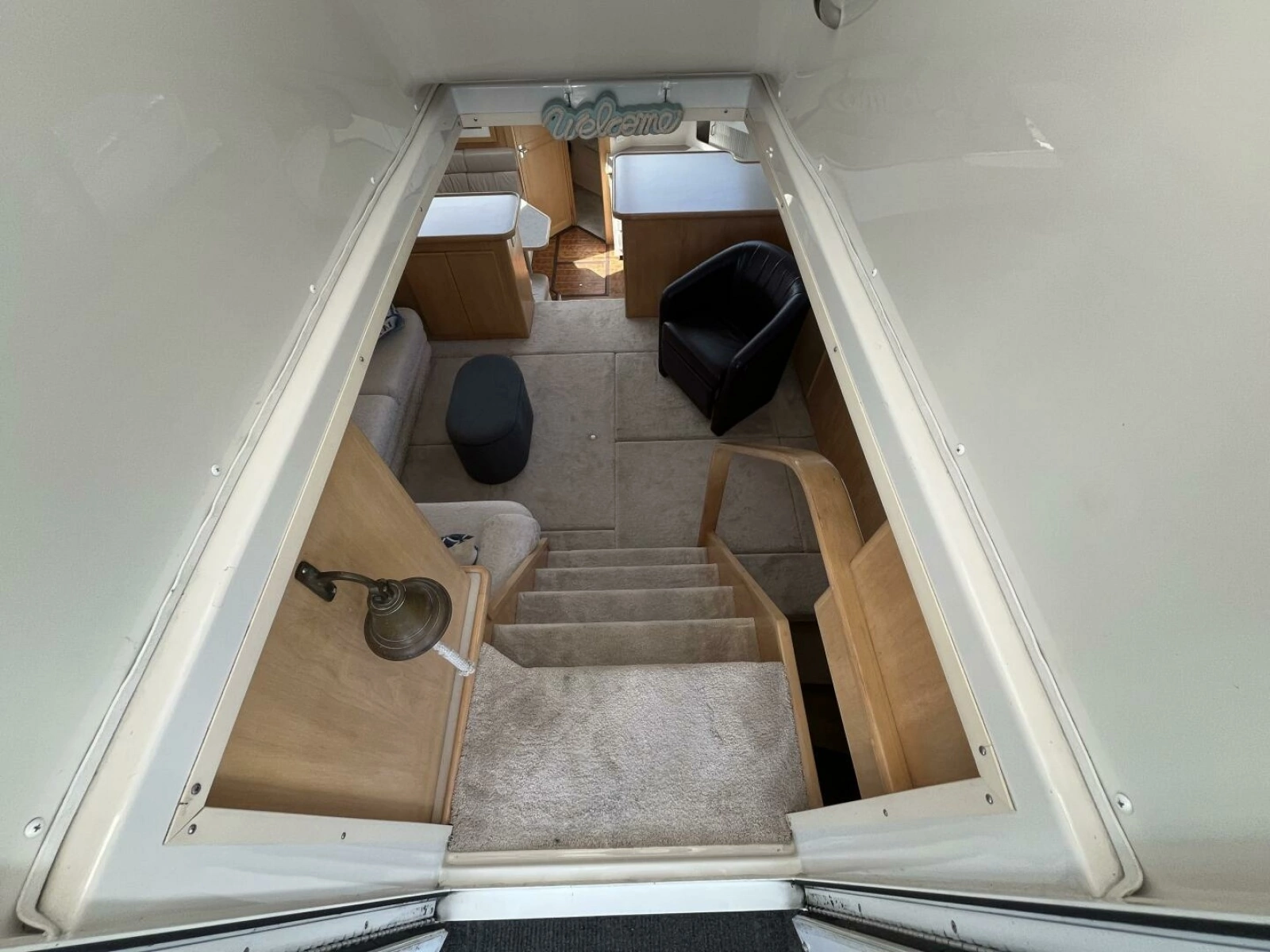 1996 Carver 370 Aft Cabin 37