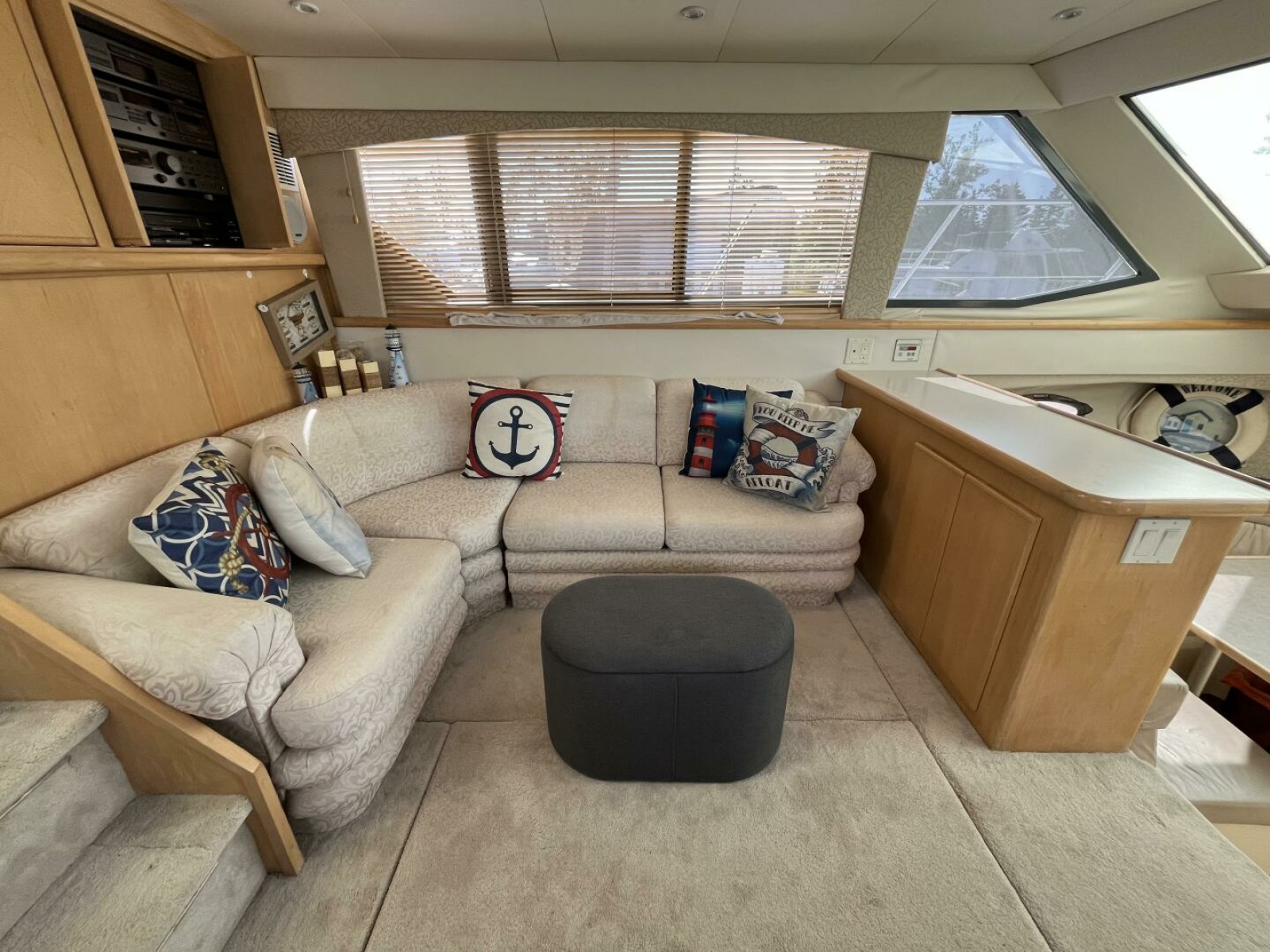 1996 Carver 370 Aft Cabin 37