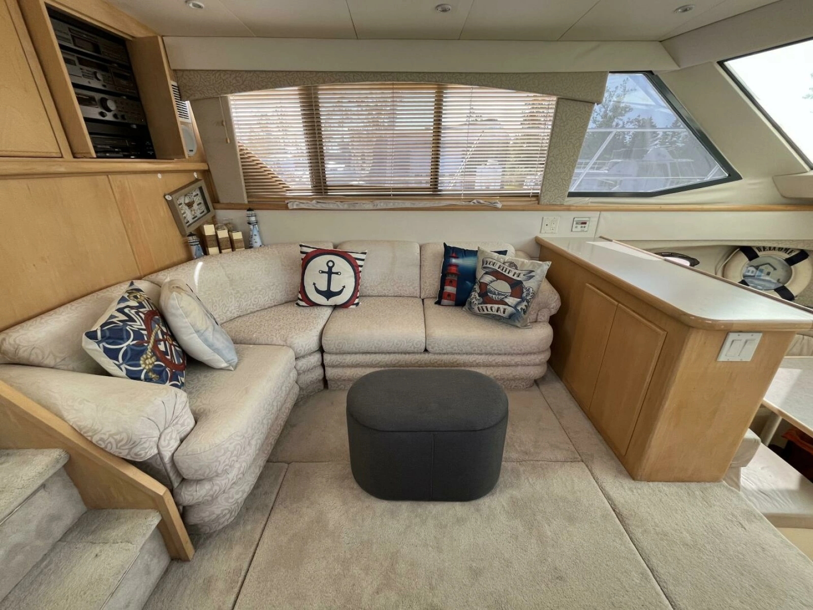 1996 Carver 370 Aft Cabin 37