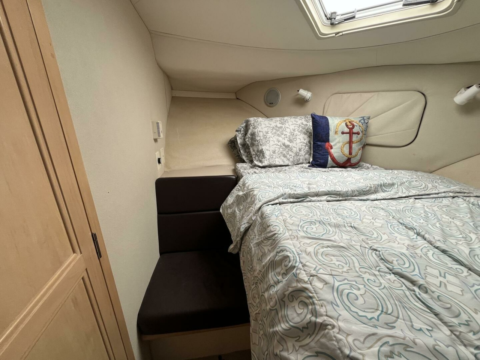 1996 Carver 370 Aft Cabin 37