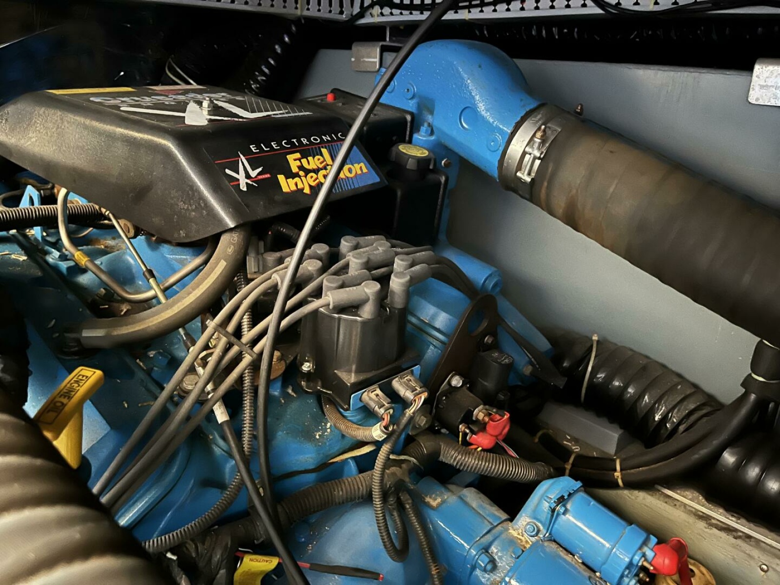 1996 Carver 370 Aft Cabin 37