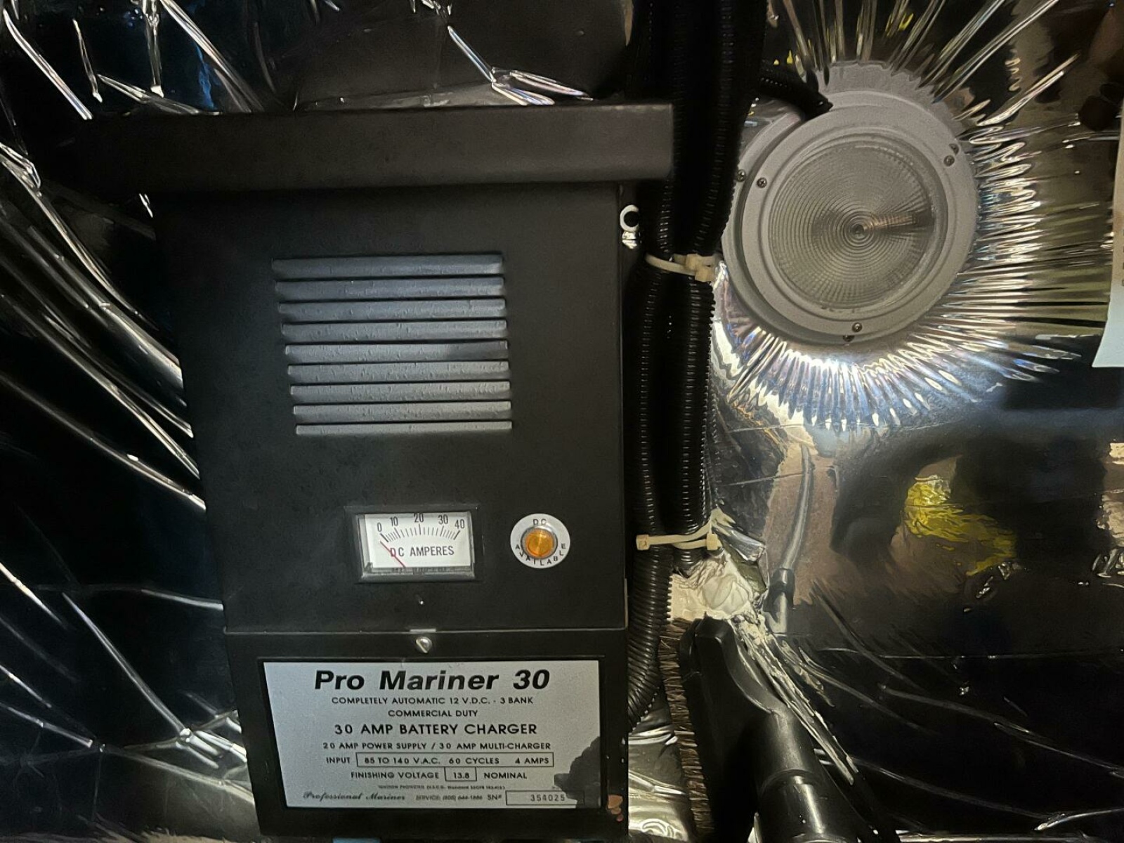 1996 Carver 370 Aft Cabin 37
