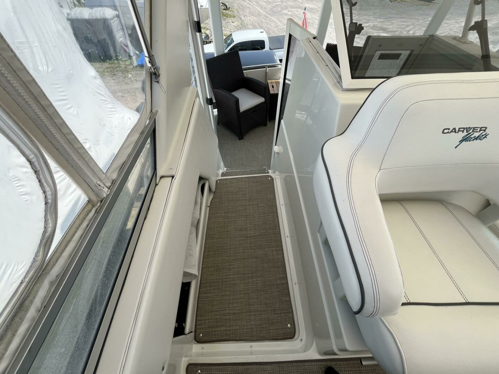 1996 Carver 370 Aft Cabin 37