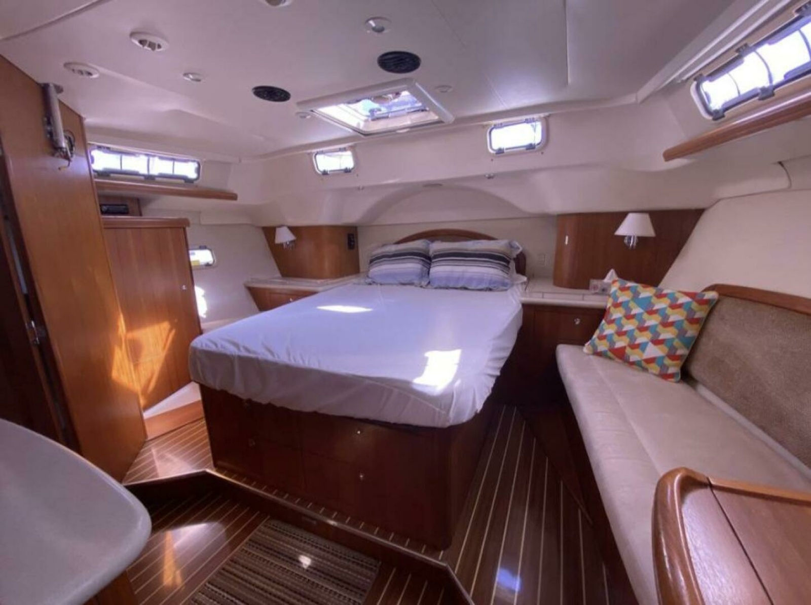 2006 Hunter 45 Center Cockpit 45