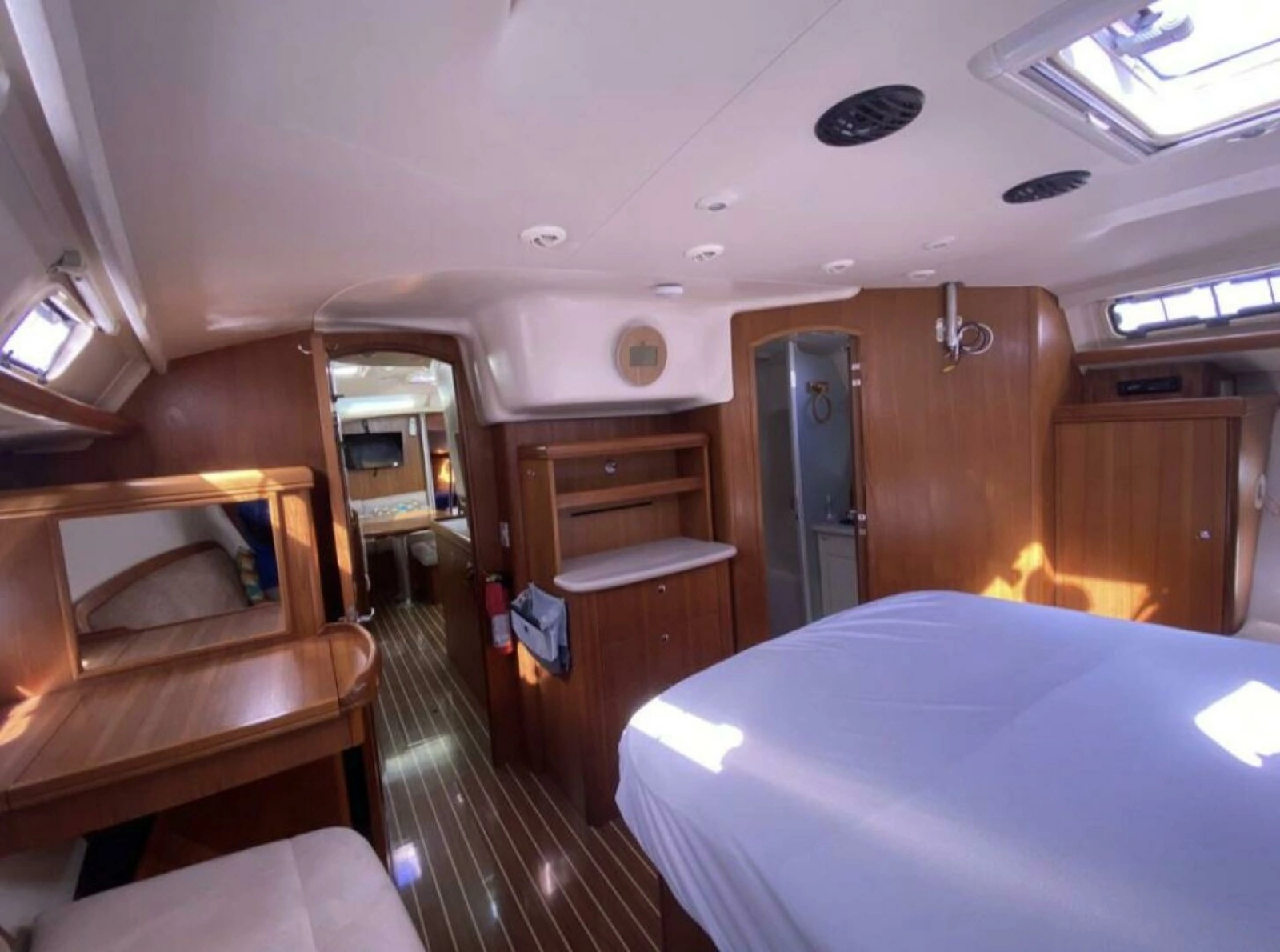 2006 Hunter 45 Center Cockpit 45
