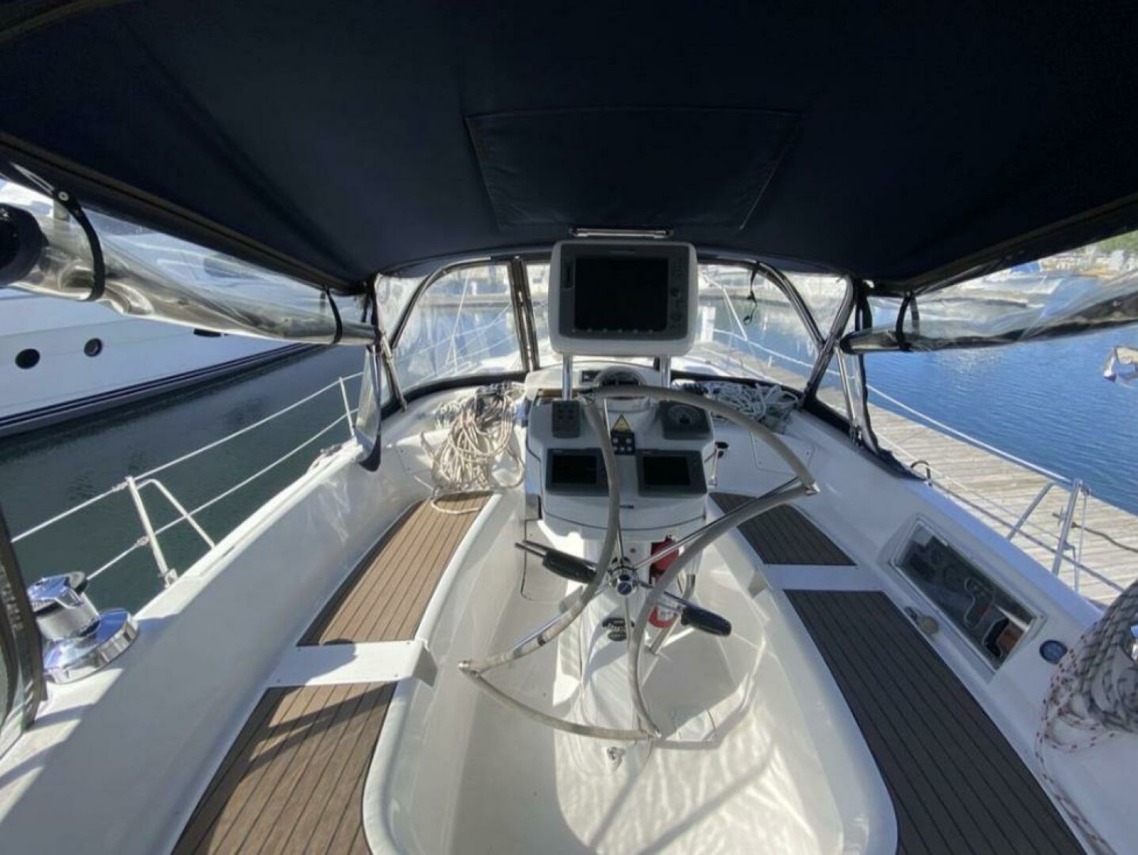 2006 Hunter 45 Center Cockpit 45
