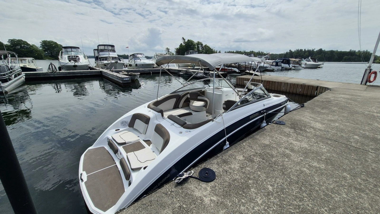 2012 Yamaha Boats 242 Limited 24