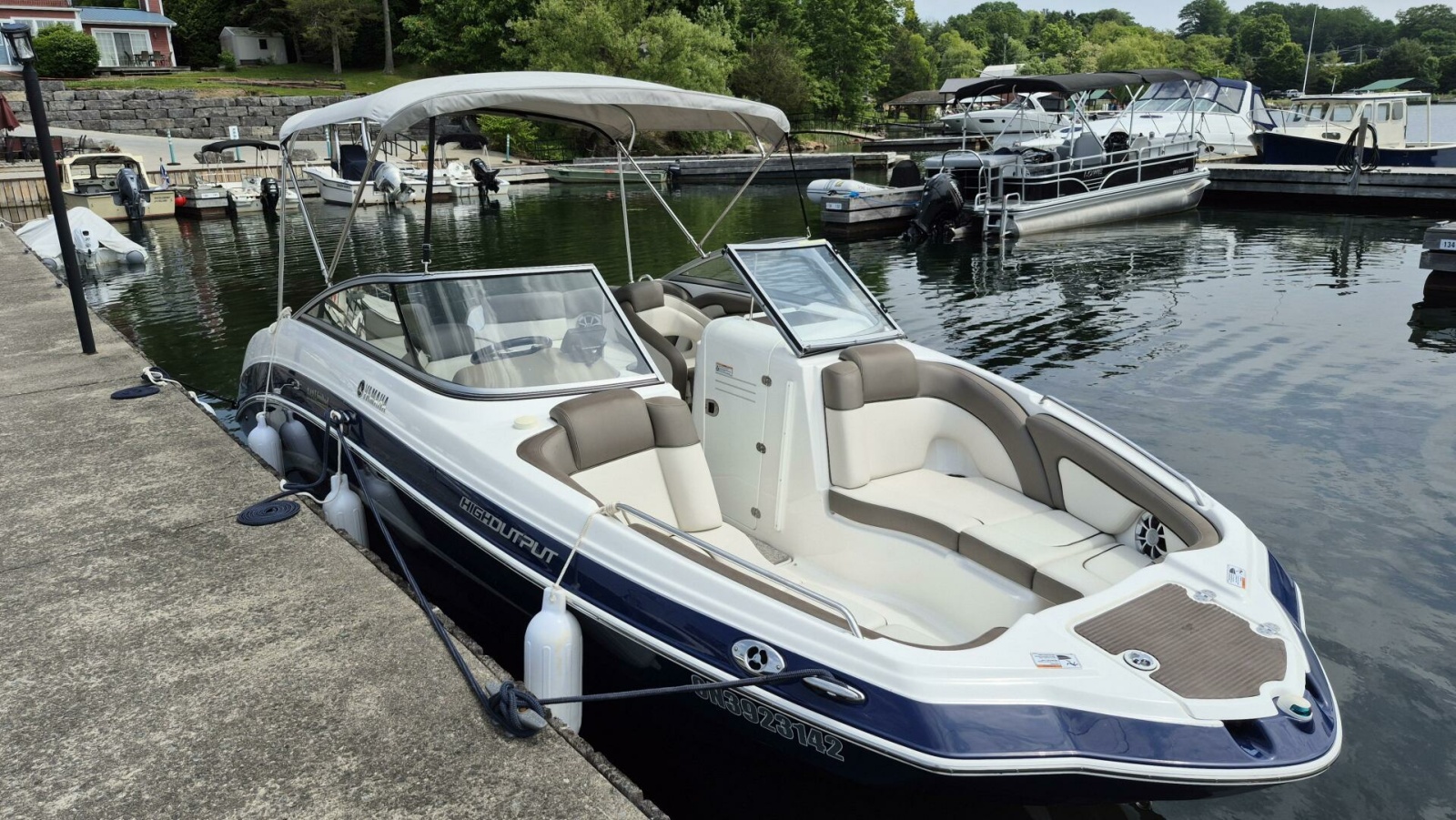 2012 Yamaha Boats 242 Limited 24