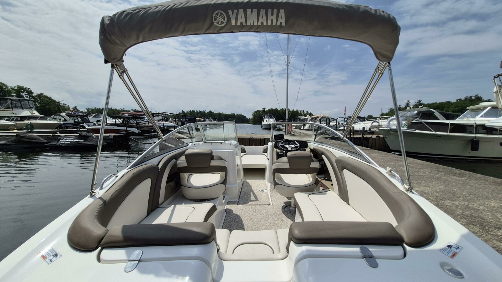 2012 Yamaha Boats 242 Limited 24