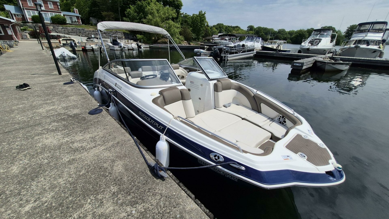 2012 Yamaha Boats 242 Limited 24