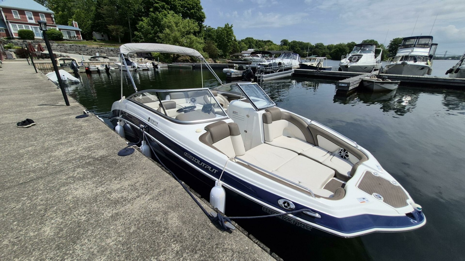 2012 Yamaha Boats 242 Limited 24