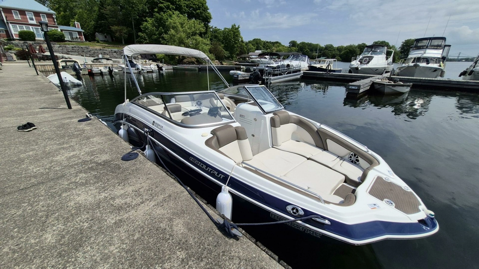 2012 Yamaha Boats 242 Limited 24
