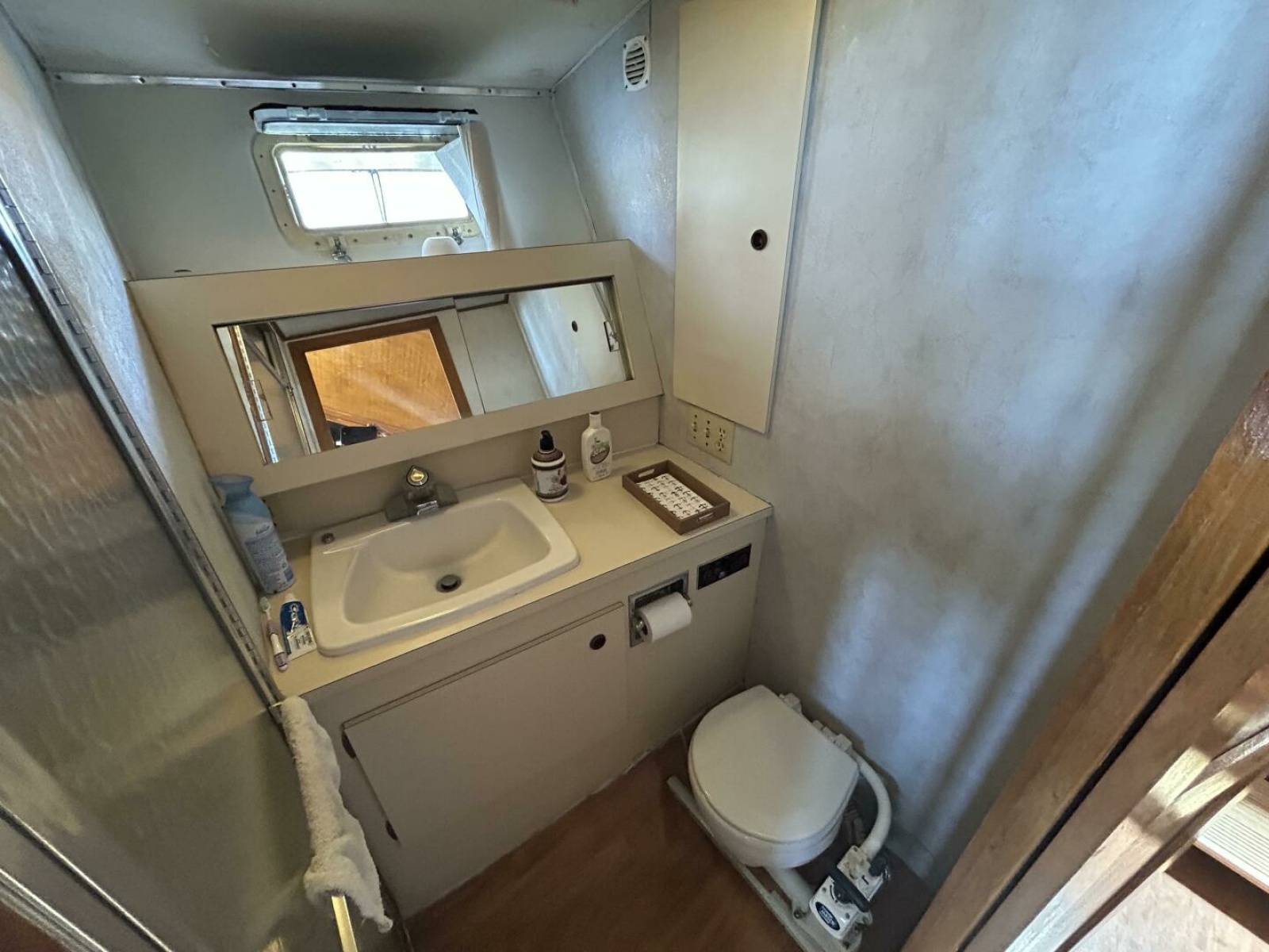 1984 Hatteras 36 Convertible 36