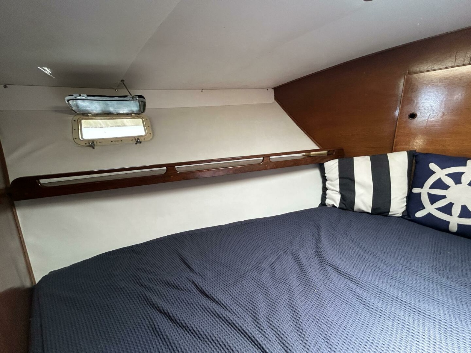 1984 Hatteras 36 Convertible 36