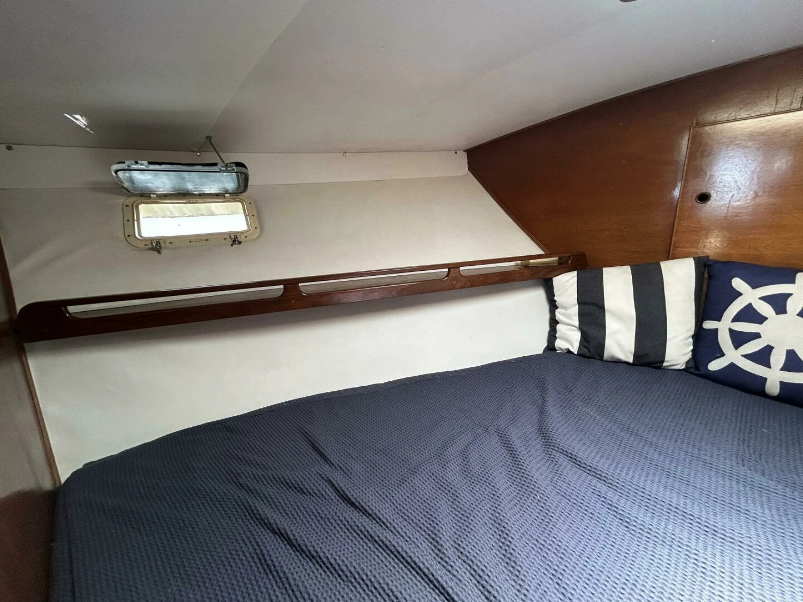 1984 Hatteras 36 Convertible 36