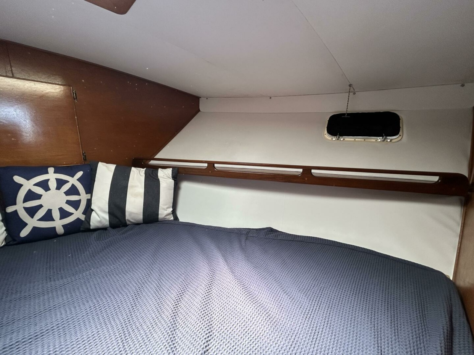 1984 Hatteras 36 Convertible 36