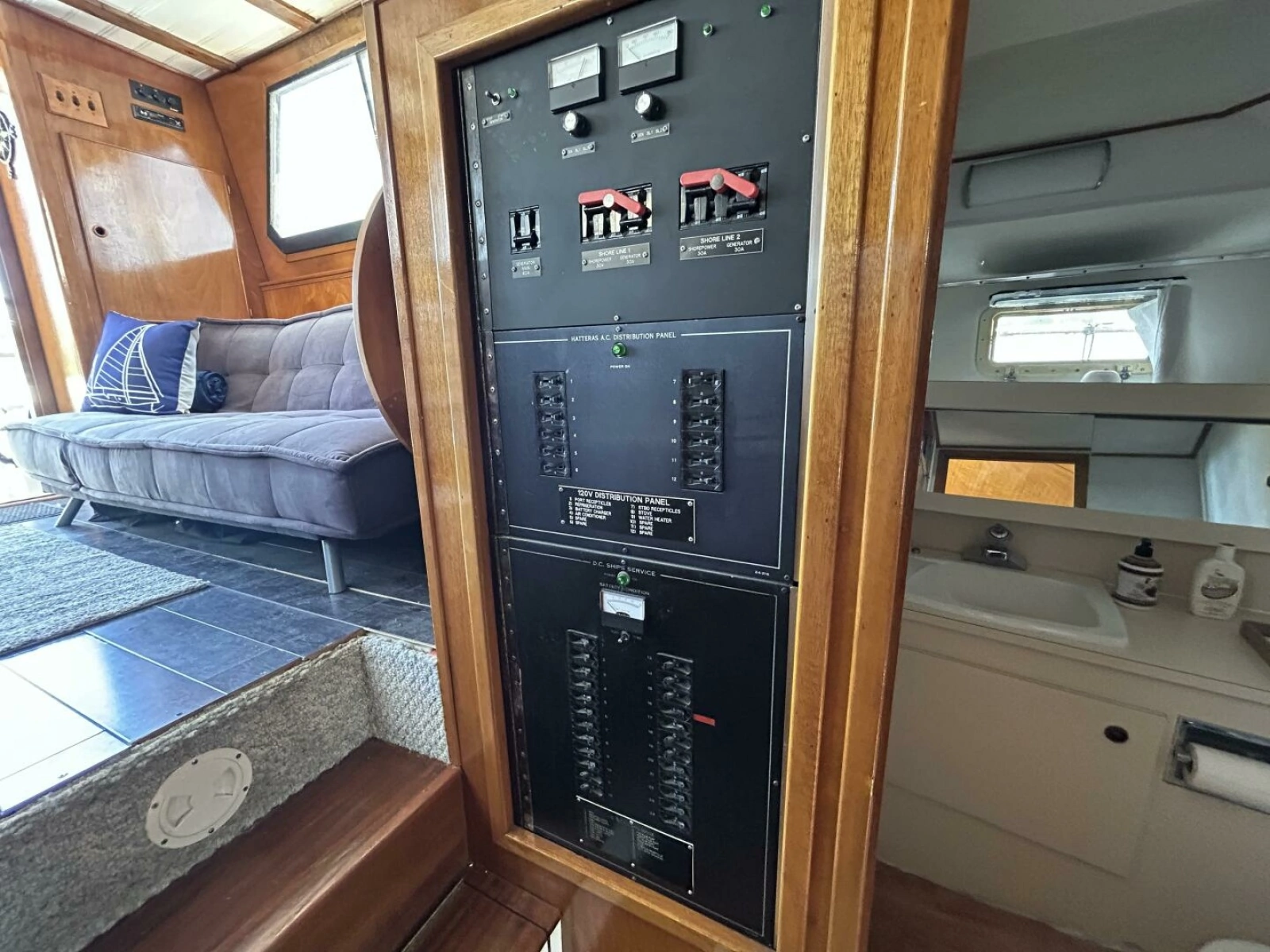 1984 Hatteras 36 Convertible 36