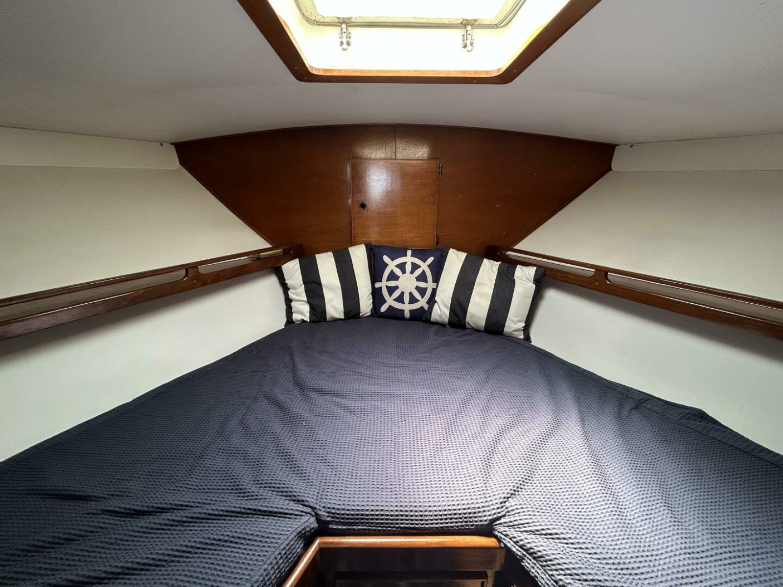 1984 Hatteras 36 Convertible 36