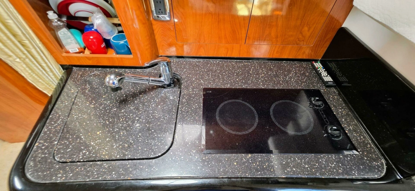 2008 Four Winns 318 Vista 31