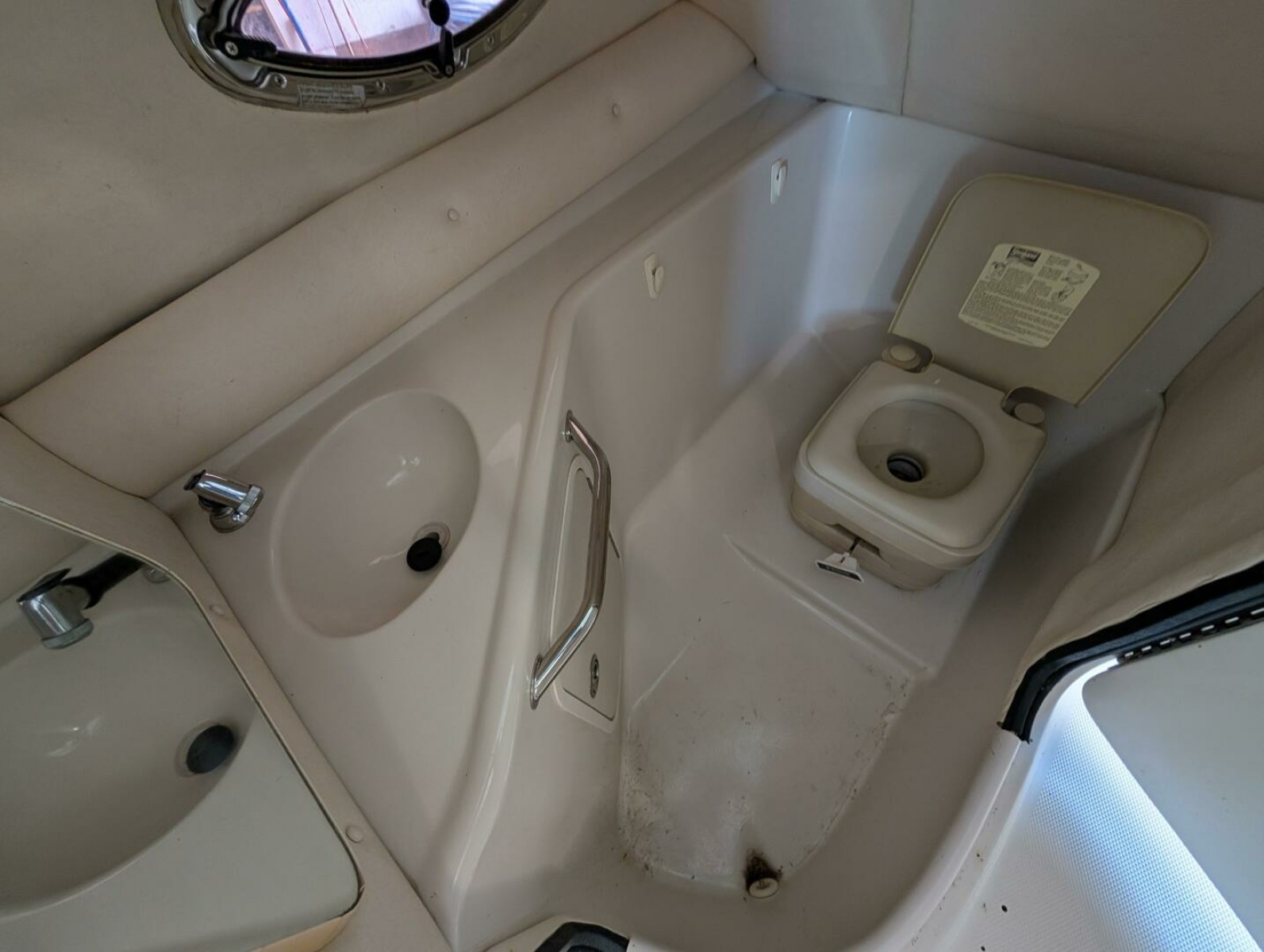 2007 Sea Ray 240 Sundeck 24
