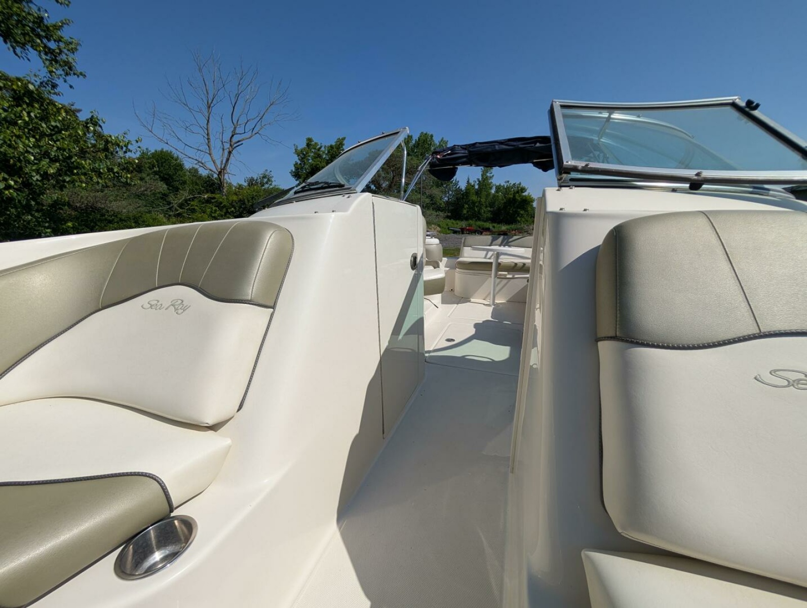 2007 Sea Ray 240 Sundeck 24