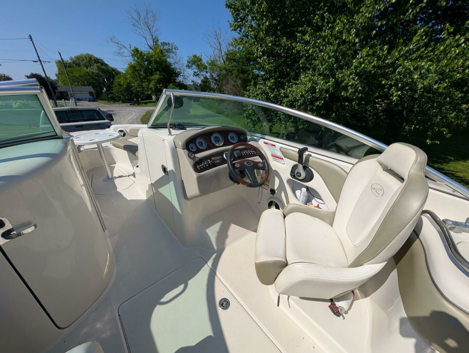 2007 Sea Ray 240 Sundeck 24