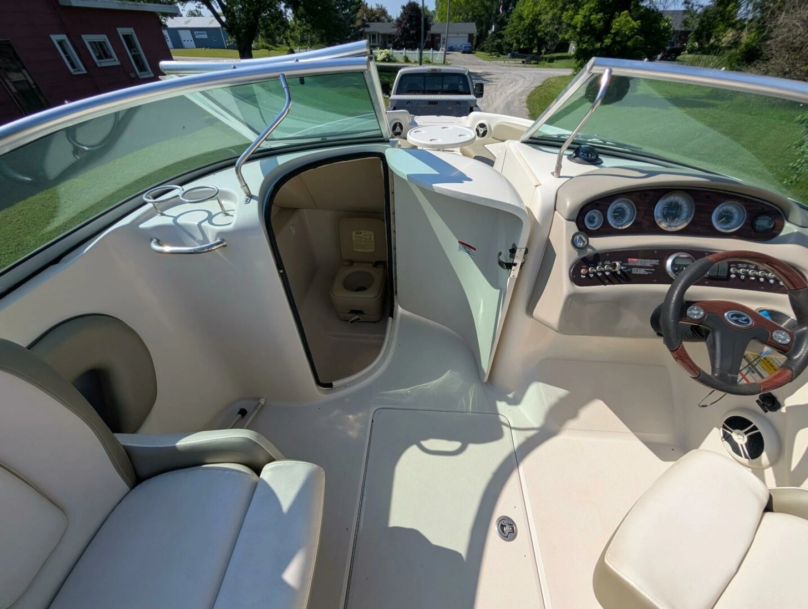 2007 Sea Ray 240 Sundeck 24
