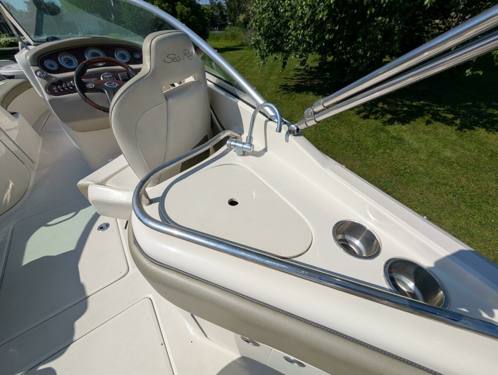 2007 Sea Ray 240 Sundeck 24