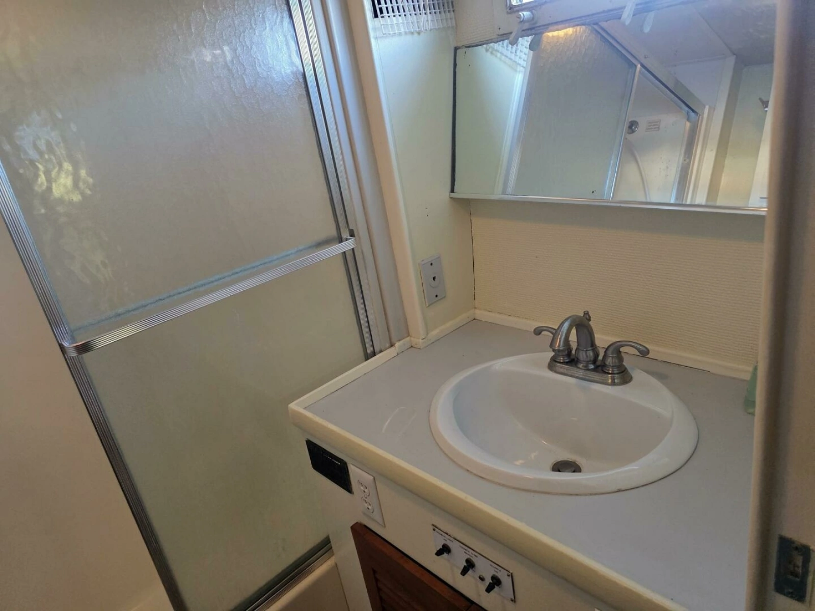 1976 Chris-Craft Roamer 60 60