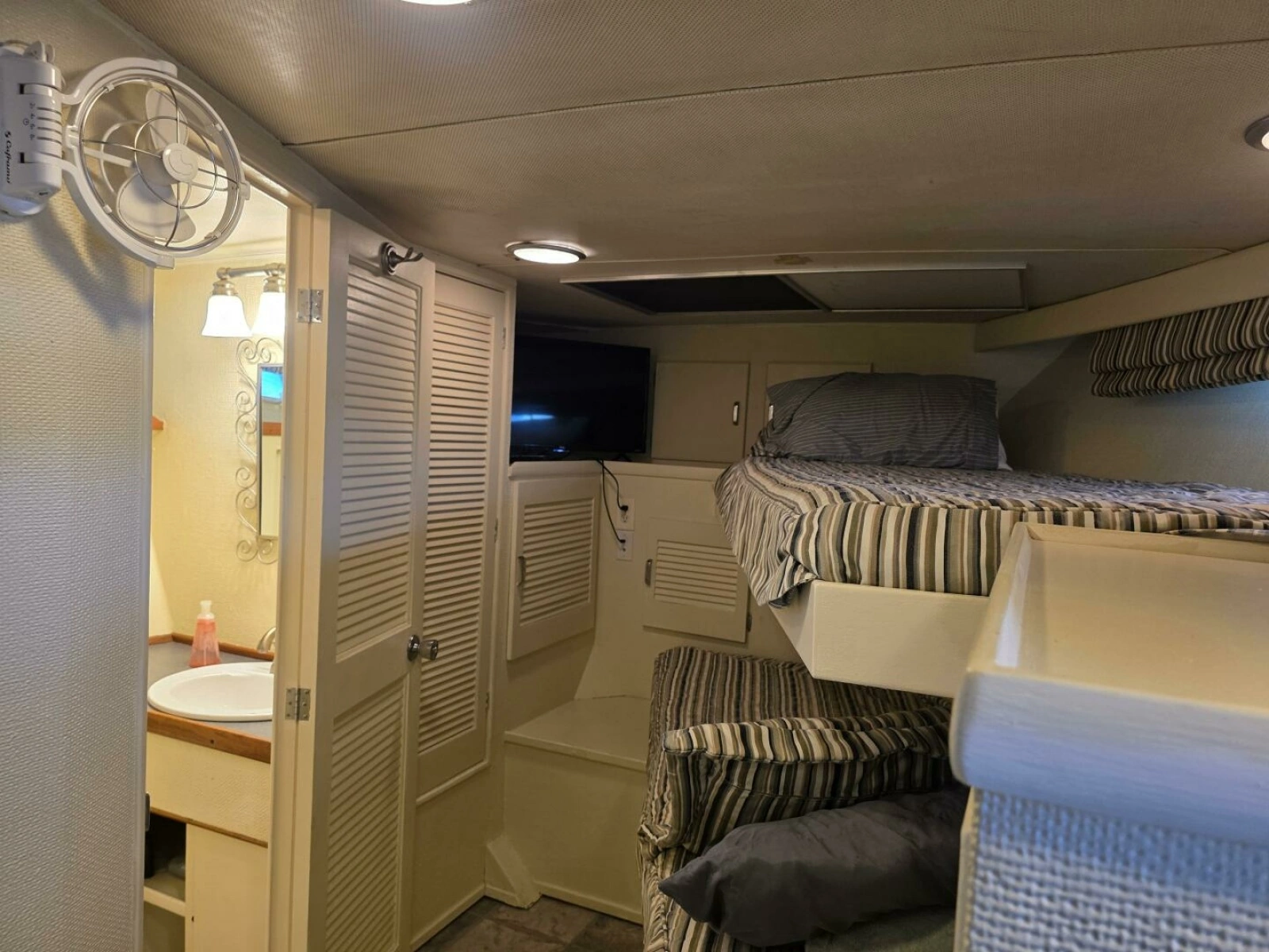 1976 Chris-Craft Roamer 60 60