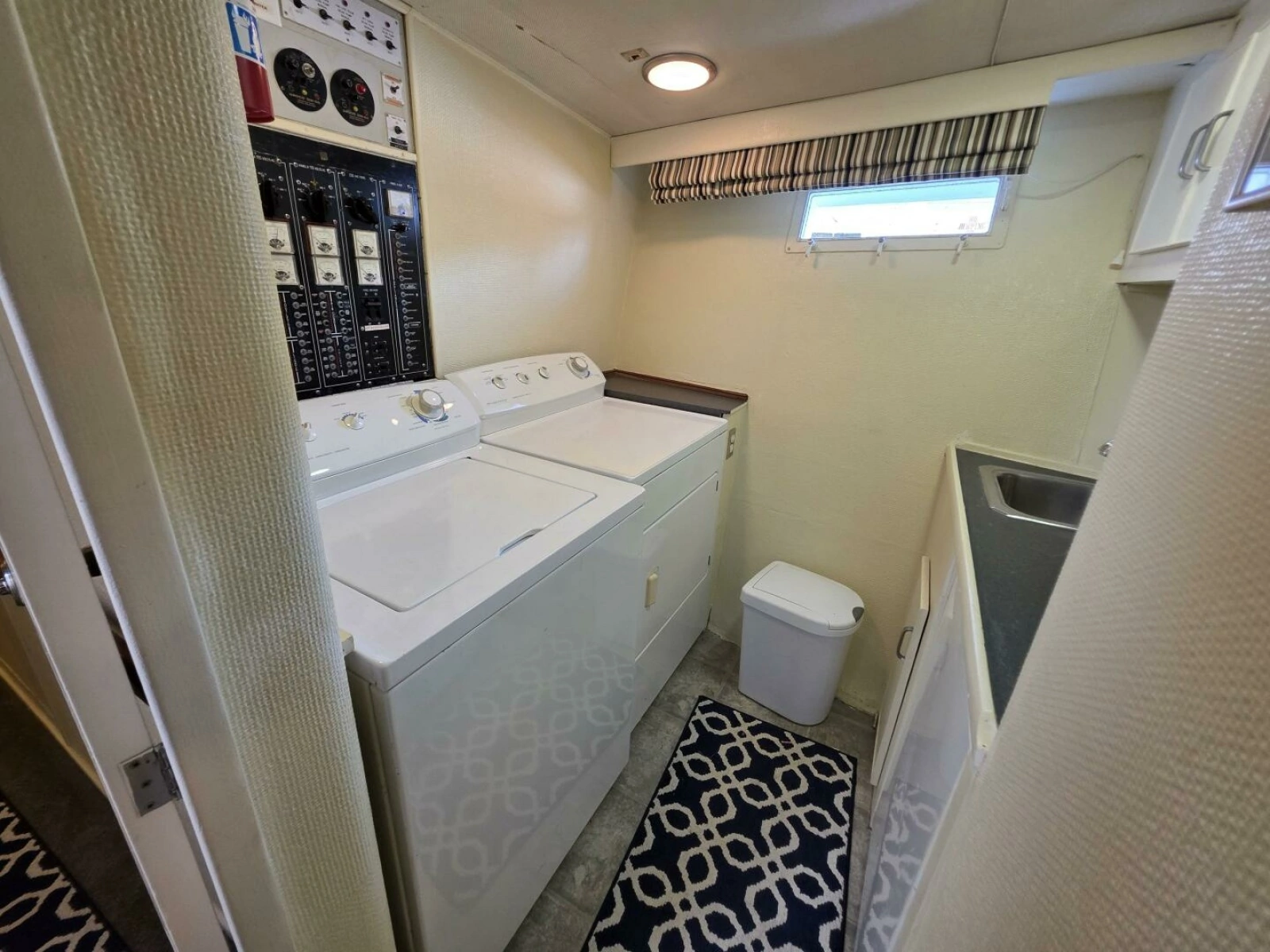 1976 Chris-Craft Roamer 60 60