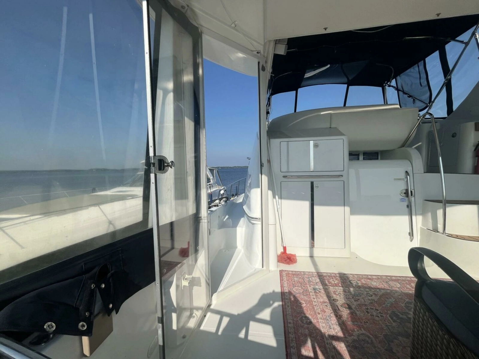 2003 Carver 444 Cockpit Motor Yacht 44
