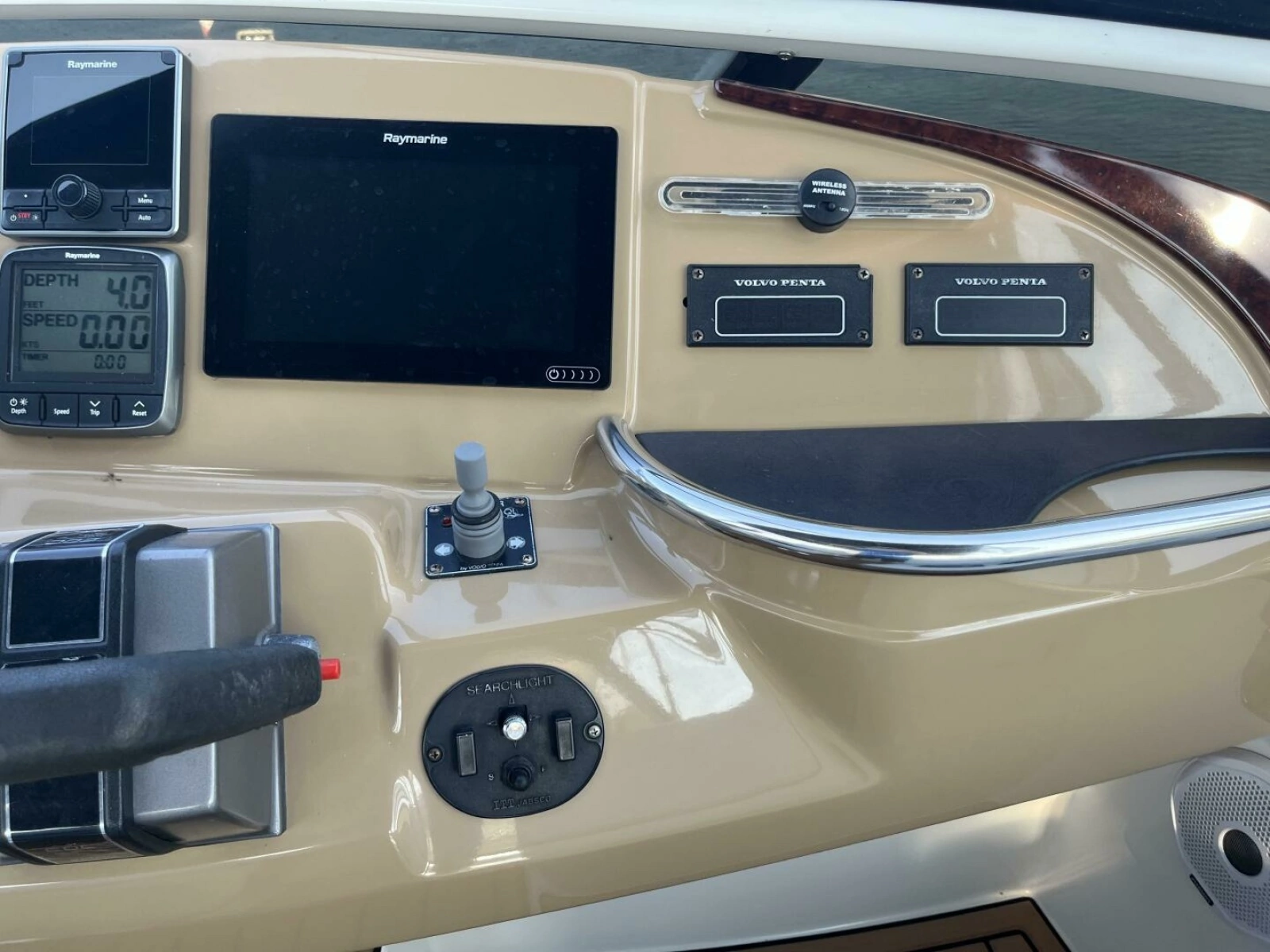 2003 Carver 444 Cockpit Motor Yacht 44