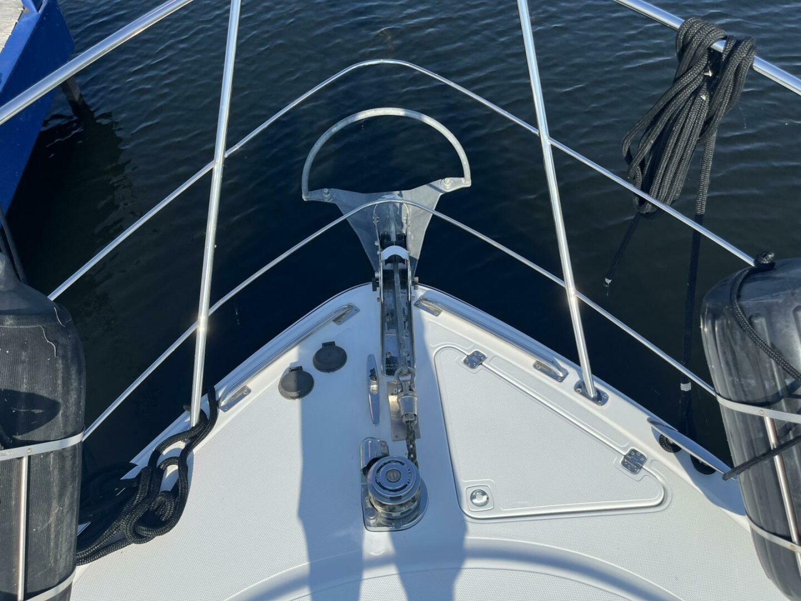2003 Carver 444 Cockpit Motor Yacht 44