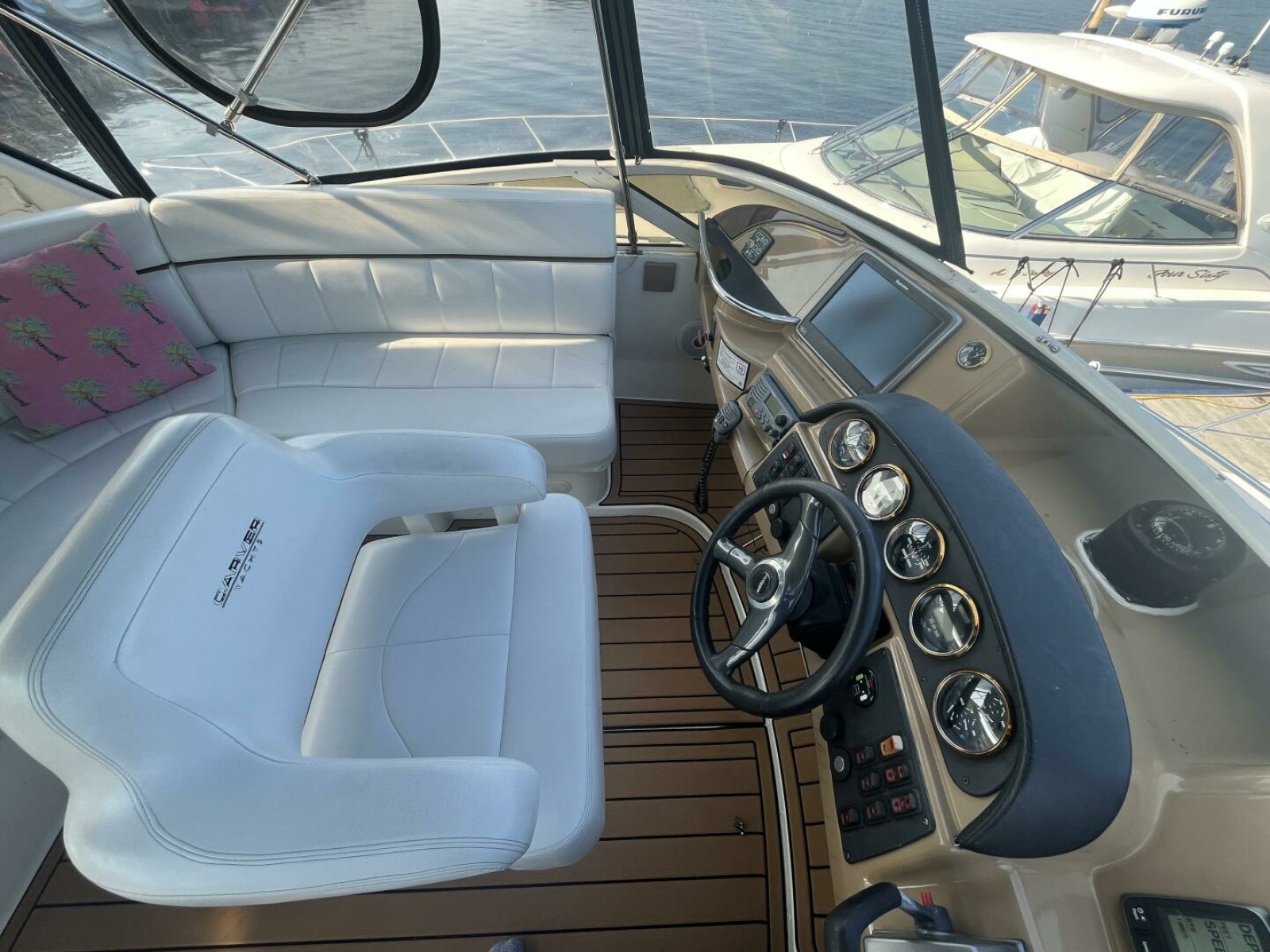 2003 Carver 444 Cockpit Motor Yacht 44